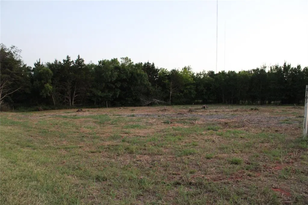 Photo 4 — 8101 W Wilshire Park Drive, Oklahoma City, OK 73111