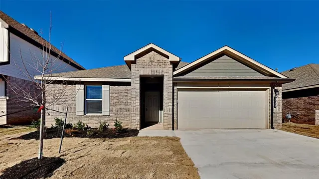 Photo 2 — 2733 Dennis Drive, Yukon, OK 73099