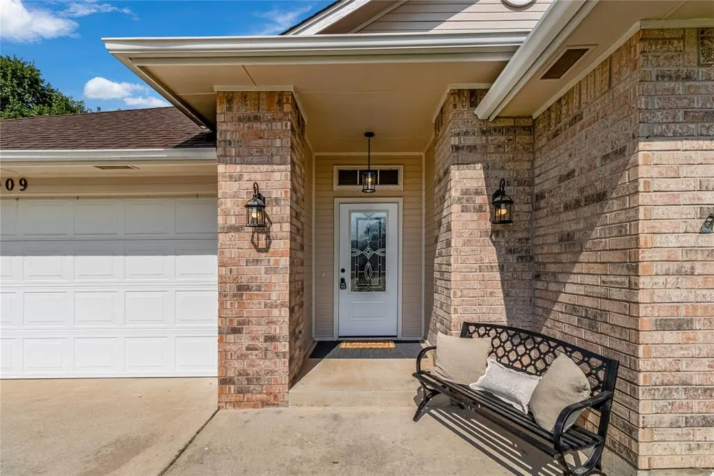 Photo 5 — 1909 Cherokee Trail, Choctaw, OK 73020