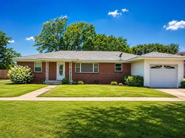 Front exterior — 108 S 6th Street, Sentinel, OK 73664