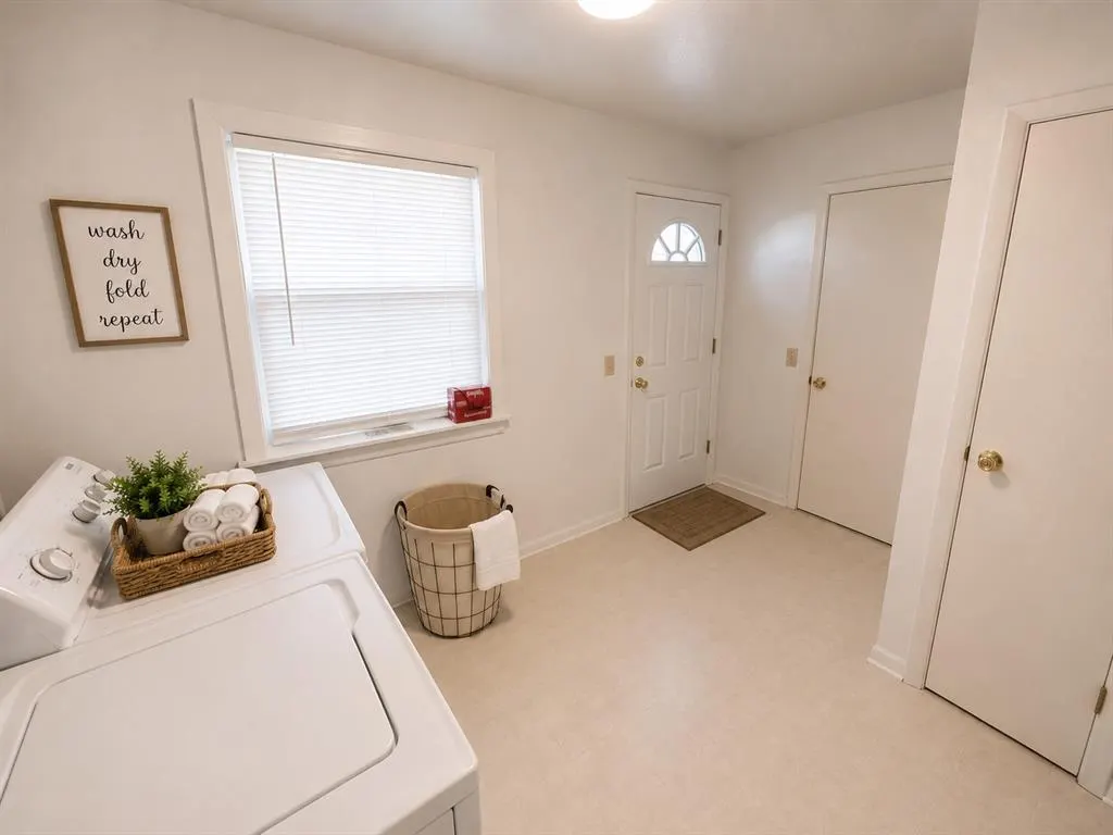 Photo 9 — 108 S 6th Street, Sentinel, OK 73664