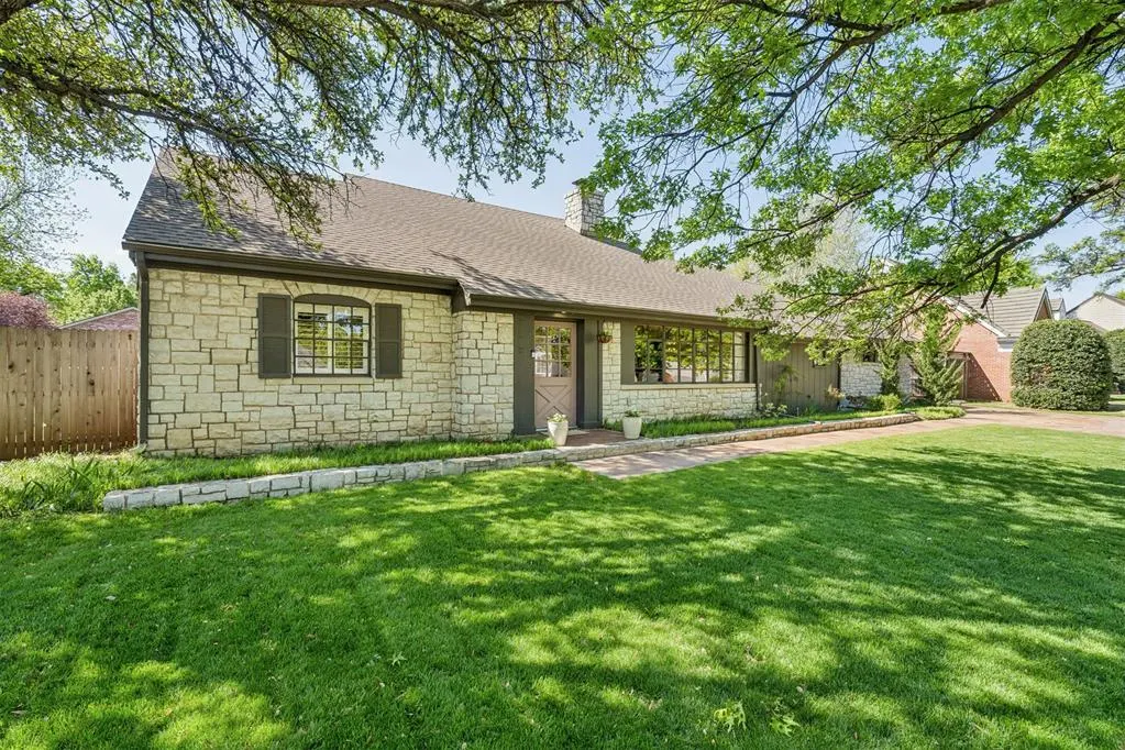 Photo 2 — 3012 Red Oak Road, Oklahoma City, OK 73120