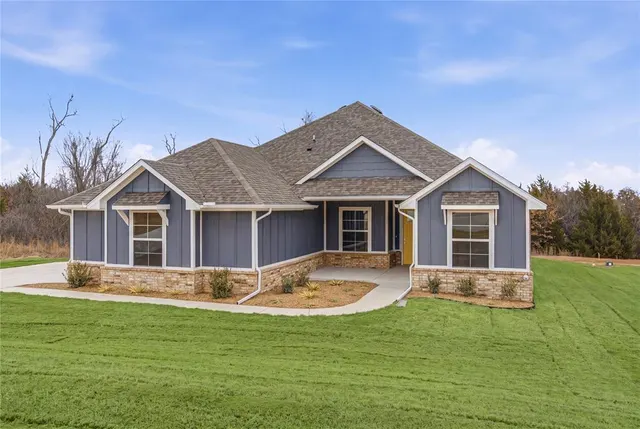 Photo 2 — 11161 Black Lion Court, Blanchard, OK 73010