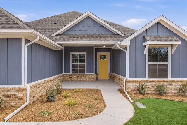 Photo 3 — 11161 Black Lion Court, Blanchard, OK 73010
