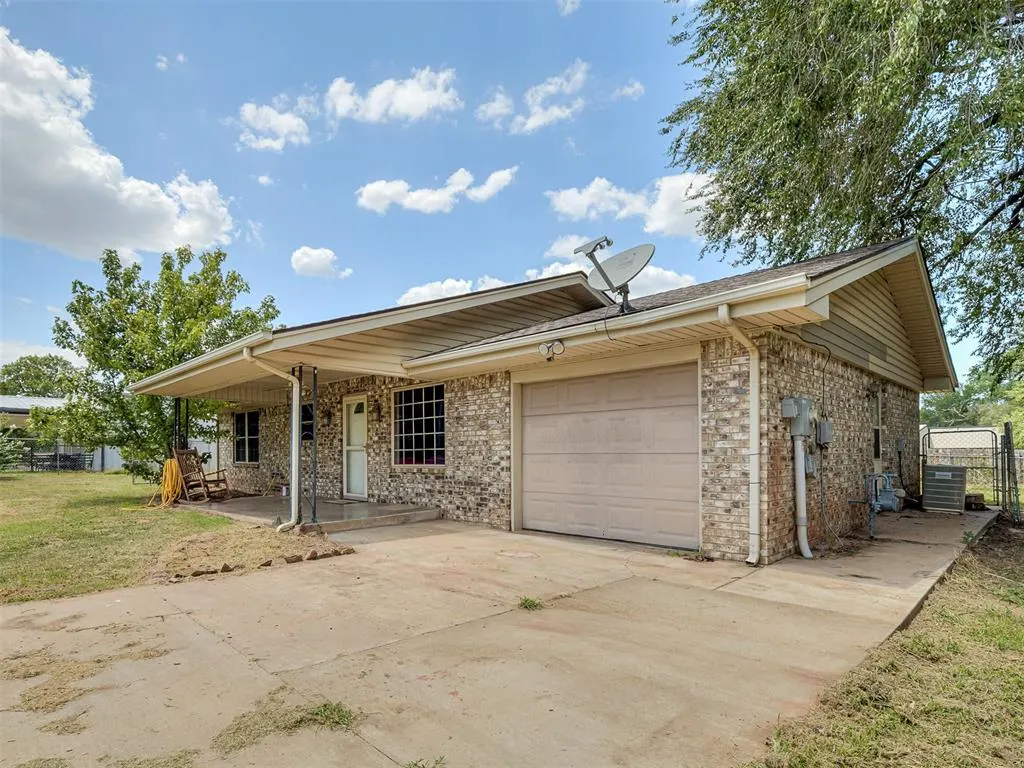 Photo 6 — 216 W Seward Road, Guthrie, OK 73044