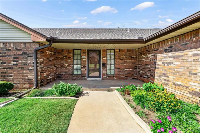 Photo 2 — 7409 NW 116th Street, Oklahoma City, OK 73162