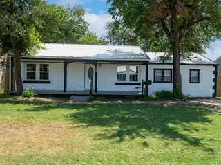 Sold home at 420 W Johnson Street