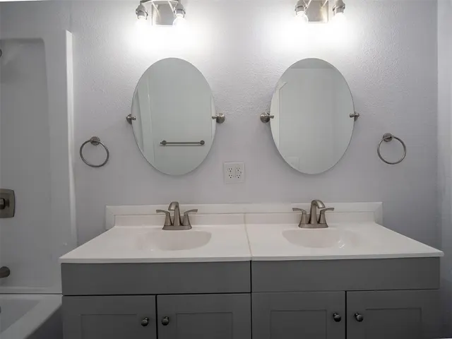Photo 7 — 420 W Johnson Street, Norman, OK 73069