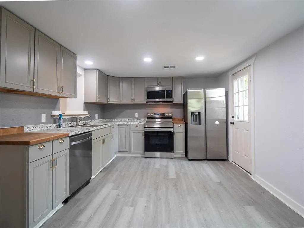 Photo 11 — 420 W Johnson Street, Norman, OK 73069