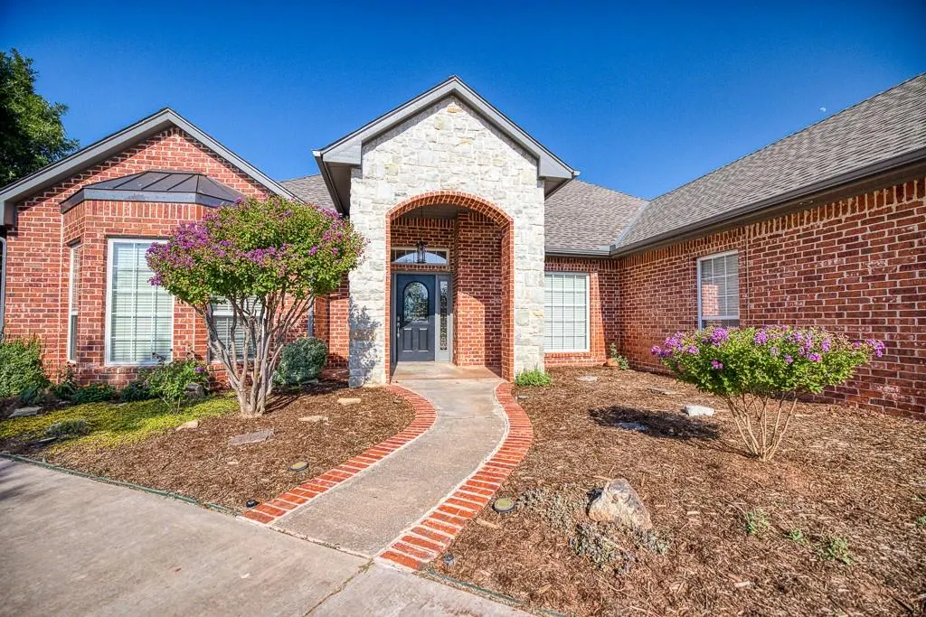 Photo 2 — 606 Frank Drive, Okarche, OK 73762