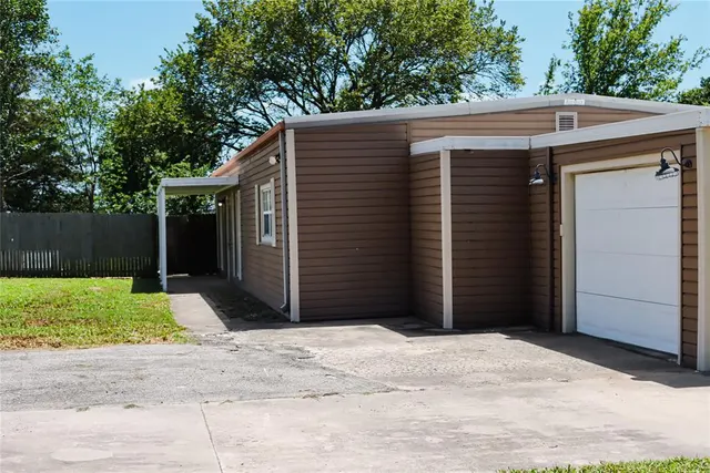 Photo 4 — 711 Airport Road, Prague, OK 74864