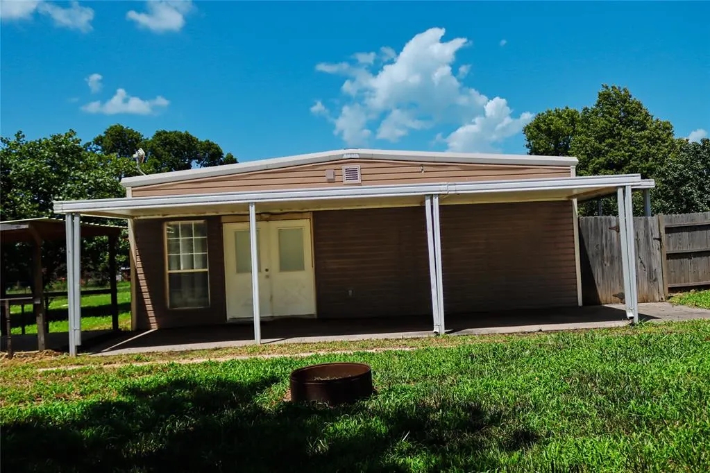 Photo 8 — 711 Airport Road, Prague, OK 74864