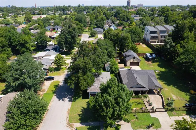 Photo 3 — 1323 W Park Place, Oklahoma City, OK 73106