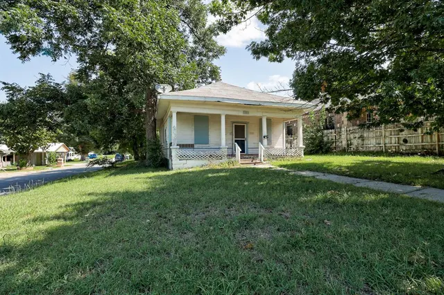 Photo 5 — 1323 W Park Place, Oklahoma City, OK 73106