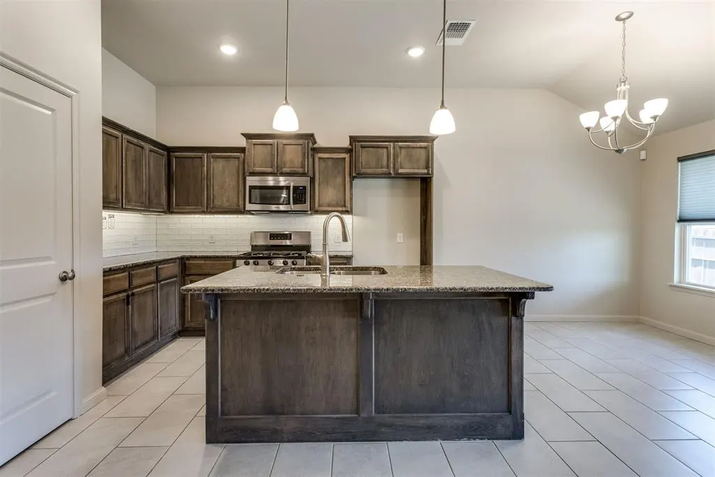 Photo 12 — 1780 Gladington Court, Newcastle, OK 73065
