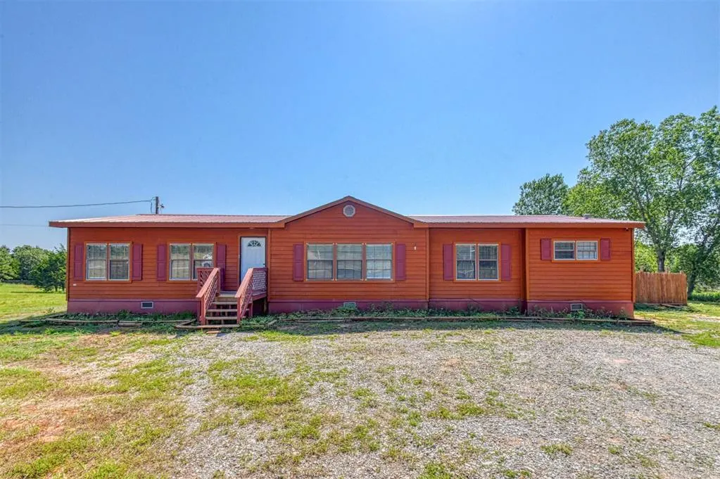 Photo 2 — 13700 Iron Road, McLoud, OK 74851