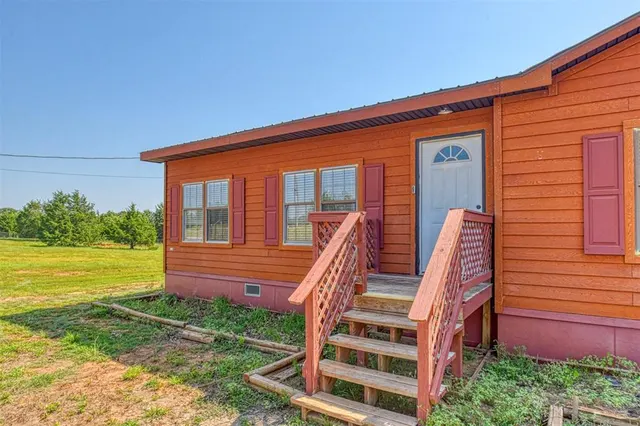 Photo 4 — 13700 Iron Road, McLoud, OK 74851