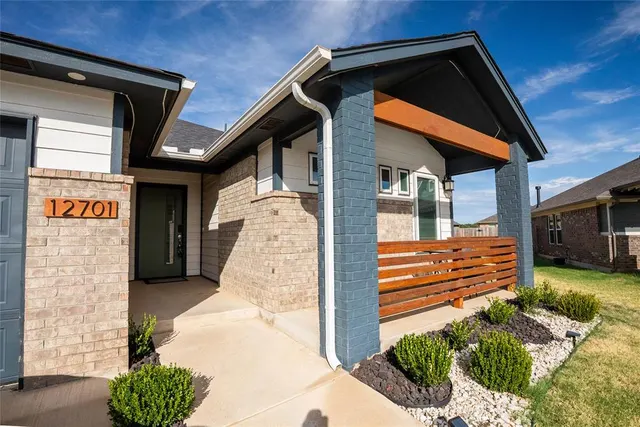 Photo 3 — 12701 NW 4th Street, Yukon, OK 73099