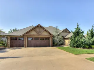 Sold home at 1104 Kingsway Avenue