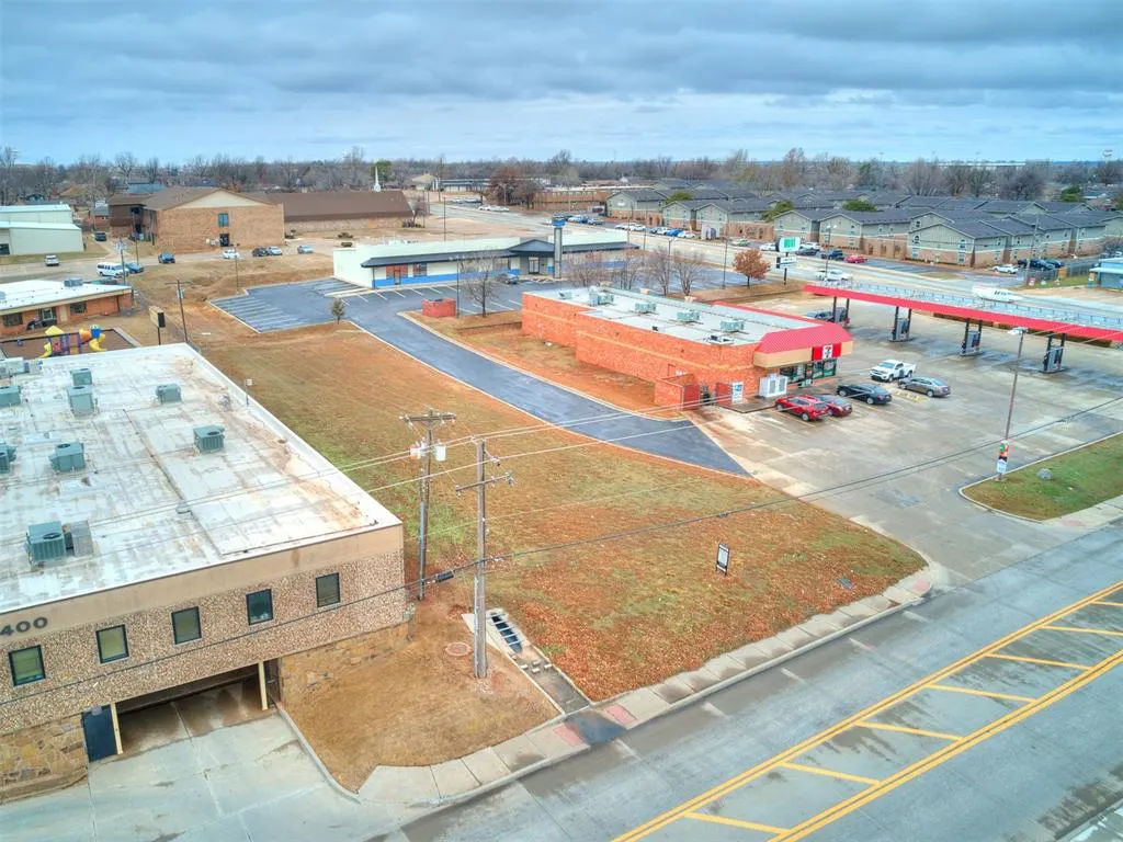 Photo 4 — 1308 Holly Avenue, Yukon, OK 73099