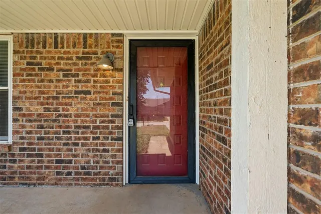 Photo 7 — 808 Miller Drive, Yukon, OK 73099