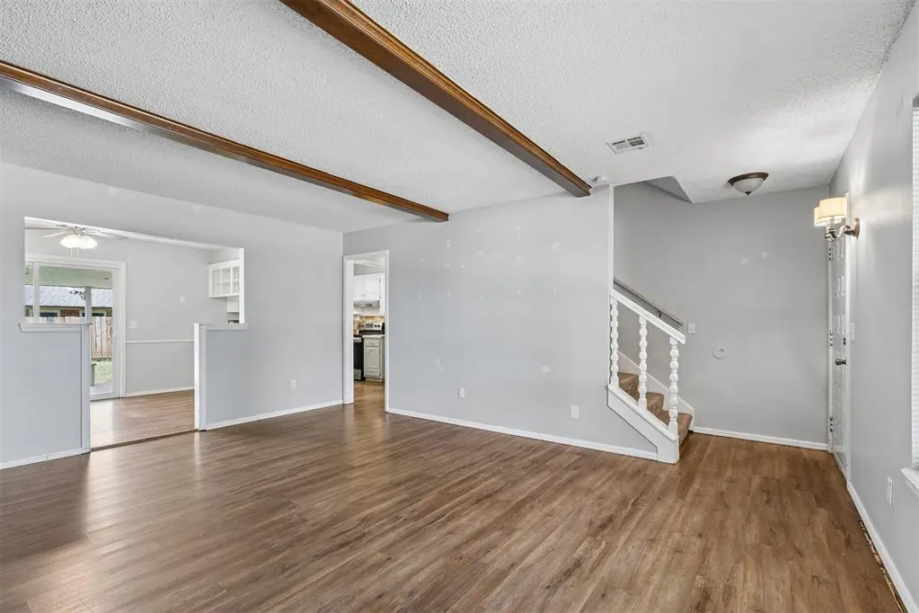 Photo 9 — 808 Miller Drive, Yukon, OK 73099