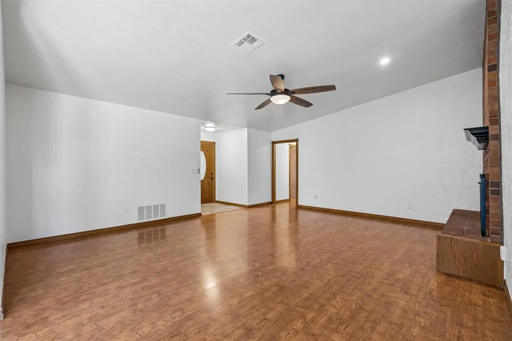Photo 11 — 923 NW Harrison Avenue, Piedmont, OK 73078