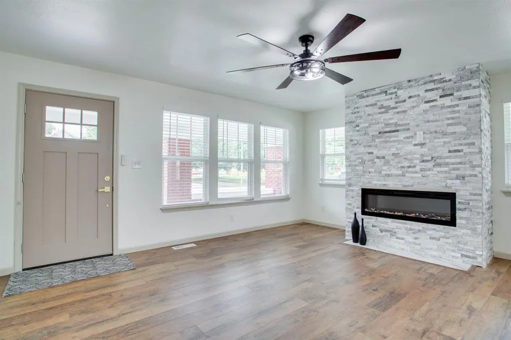 Photo 10 — 1324 W Maine Street, Enid, OK 73703
