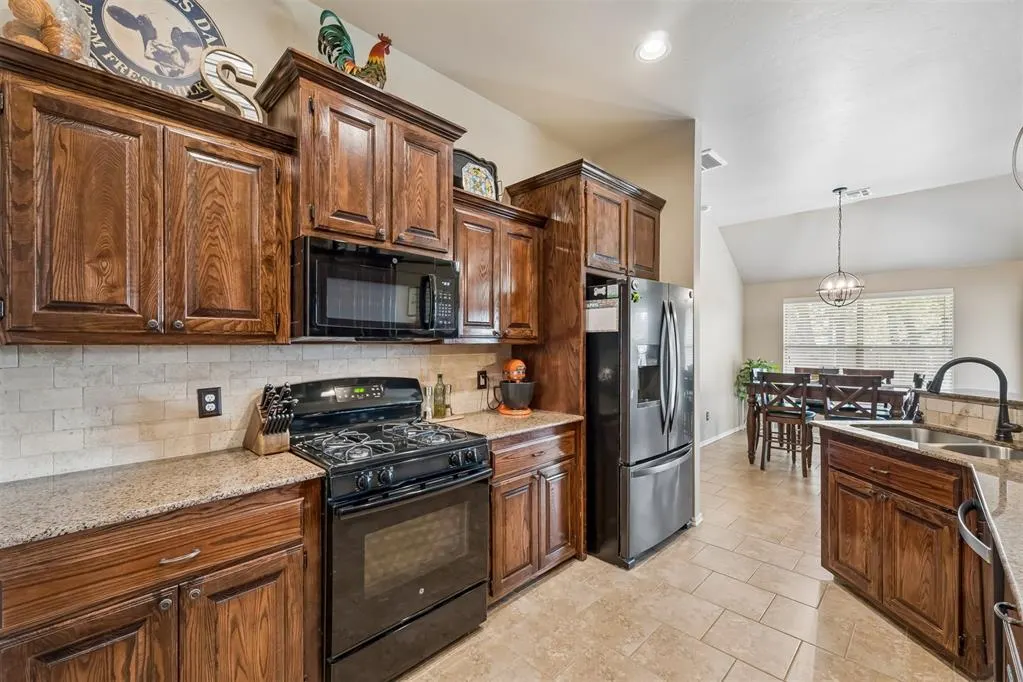 Photo 13 — 4621 Oasis Lane, Yukon, OK 73099