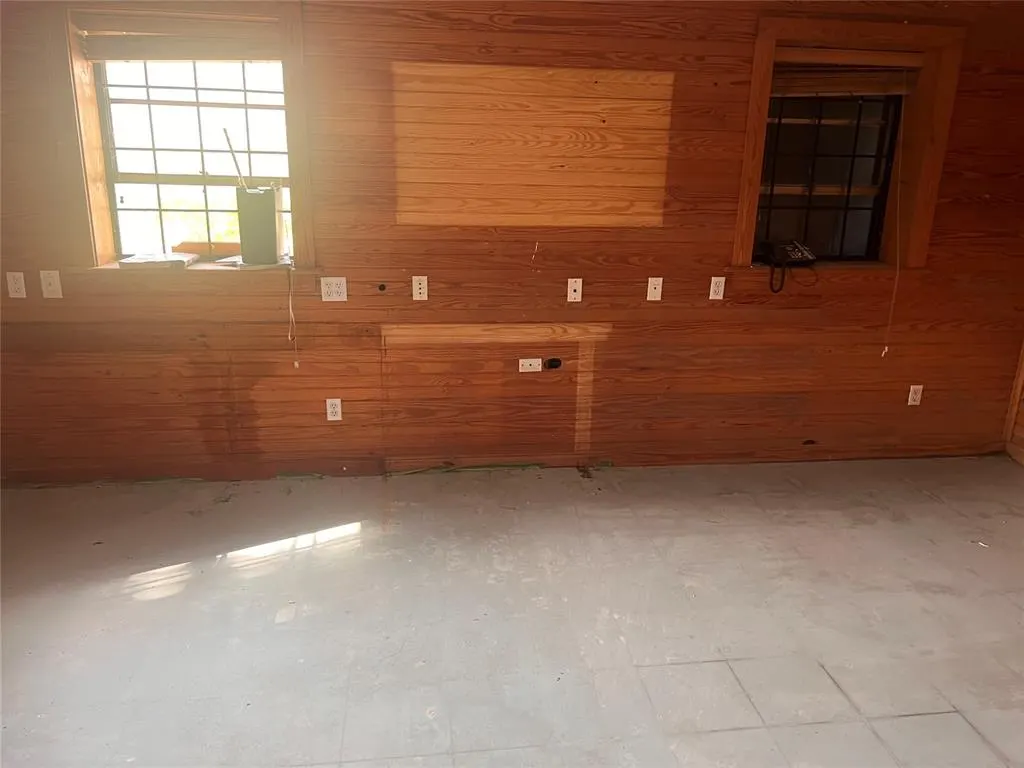 Photo 2 — 1919 270 Highway, Seminole, OK 74868