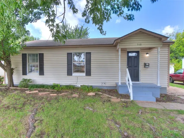 Photo 2 — 510 W Lockheed Drive, Midwest City, OK 73110