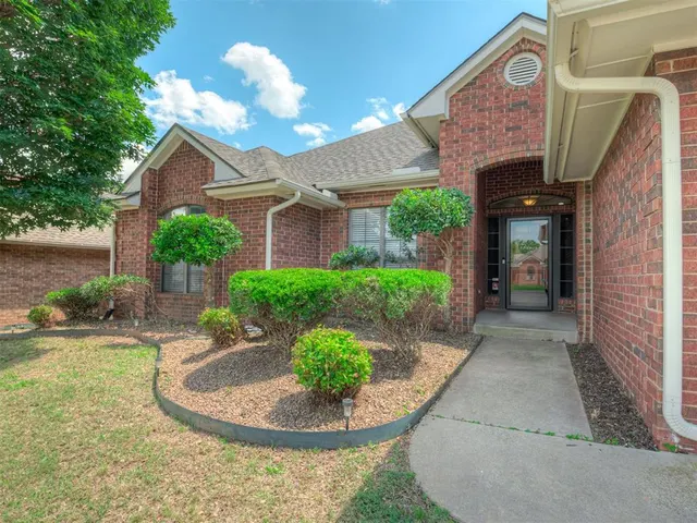 Photo 2 — 1312 NW 183rd Terrace, Edmond, OK 73012