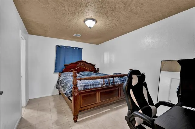 Photo 4 — 7724 NW 26th Street, Bethany, OK 73008