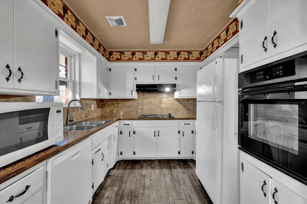 Photo 23 — 7724 NW 26th Street, Bethany, OK 73008