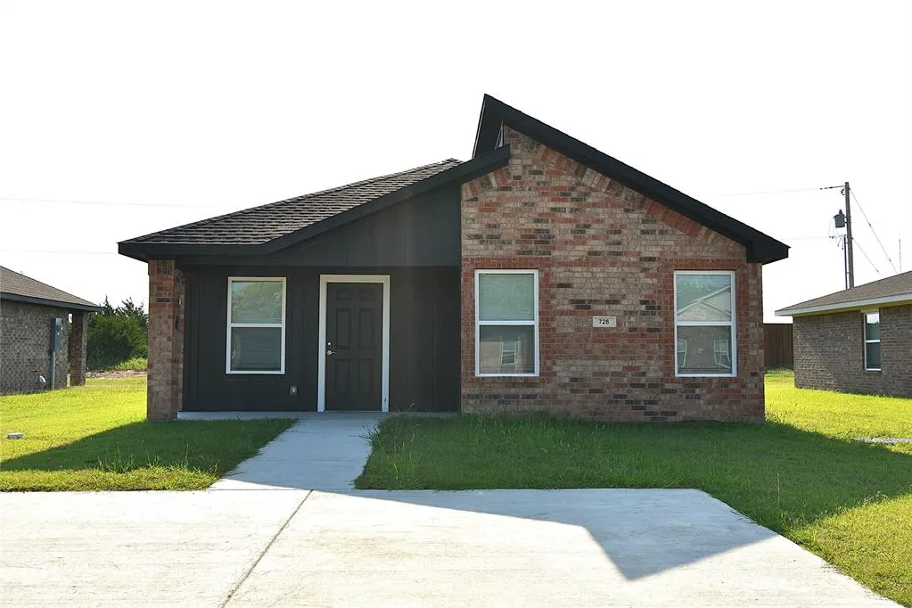 Front exterior — 728 Elm Street, Seminole, OK 74868-4210