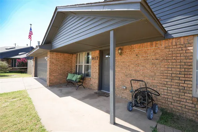 Photo 4 — 1417 Allyson Circle, Altus, OK 73521