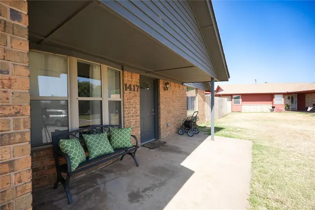 Photo 5 — 1417 Allyson Circle, Altus, OK 73521