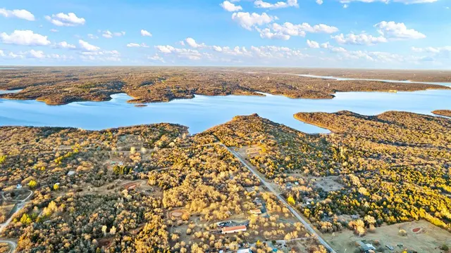 Photo 3 — 10790 E Lindsey Street, Norman, OK 73026