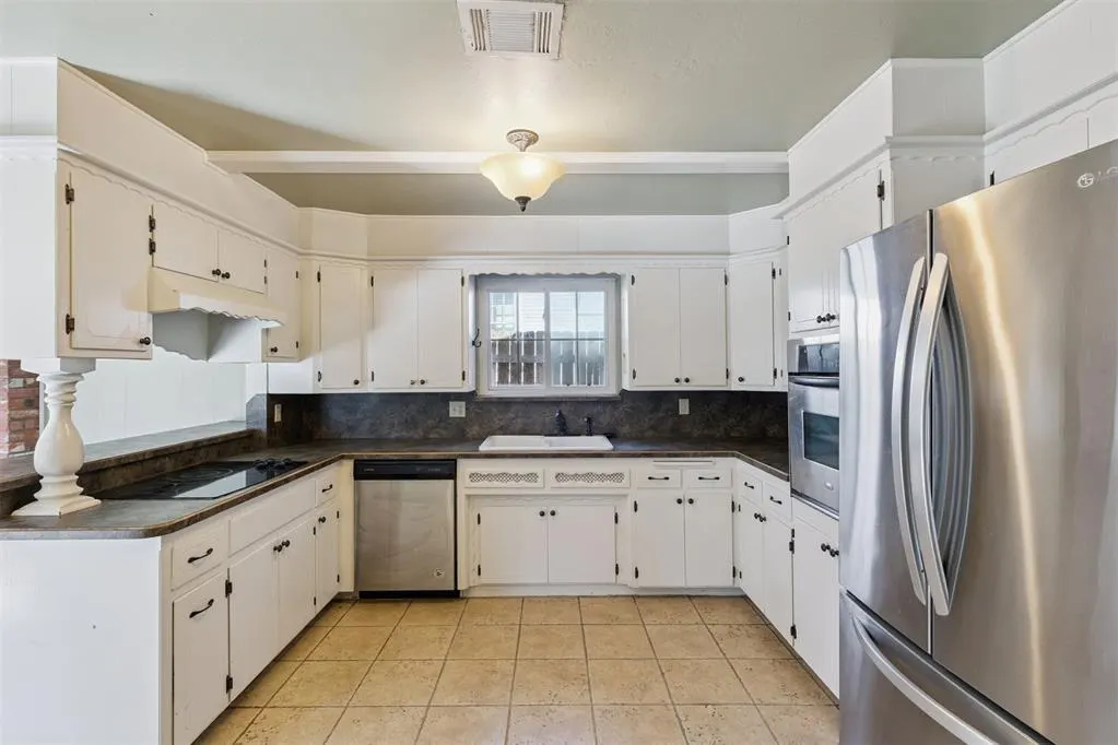 Photo 12 — 2530 NW 51st Street, Oklahoma City, OK 73112