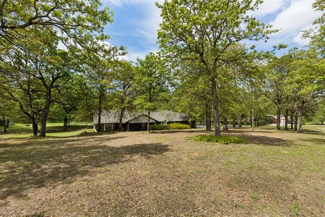 Photo 2 — 10331 Black Oaks Drive, Oklahoma City, OK 73165