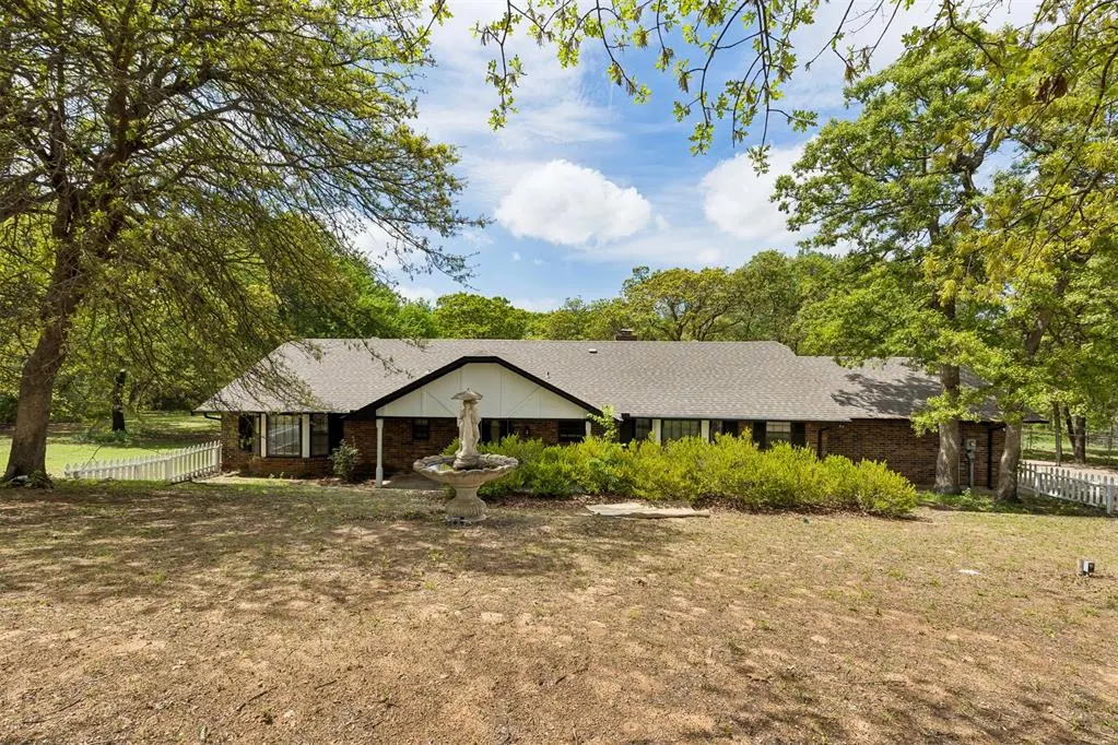 Photo 3 — 10331 Black Oaks Drive, Oklahoma City, OK 73165