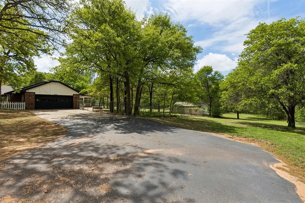 Photo 4 — 10331 Black Oaks Drive, Oklahoma City, OK 73165