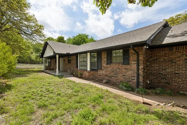 Photo 6 — 10331 Black Oaks Drive, Oklahoma City, OK 73165