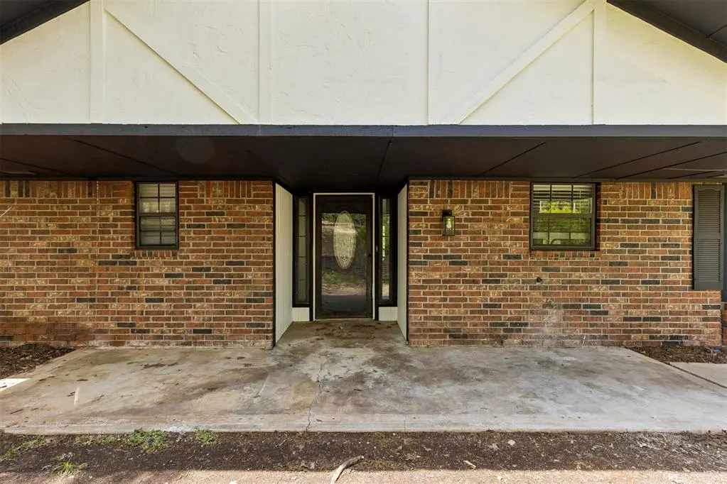 Photo 7 — 10331 Black Oaks Drive, Oklahoma City, OK 73165