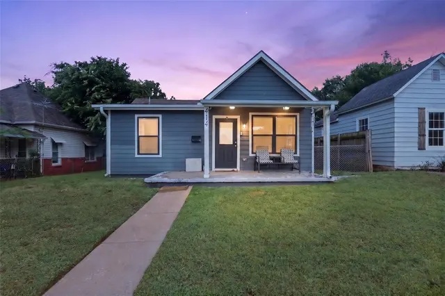 Front exterior — 414 N Division Street, Guthrie, OK 73044