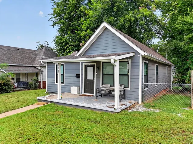 Photo 4 — 414 N Division Street, Guthrie, OK 73044