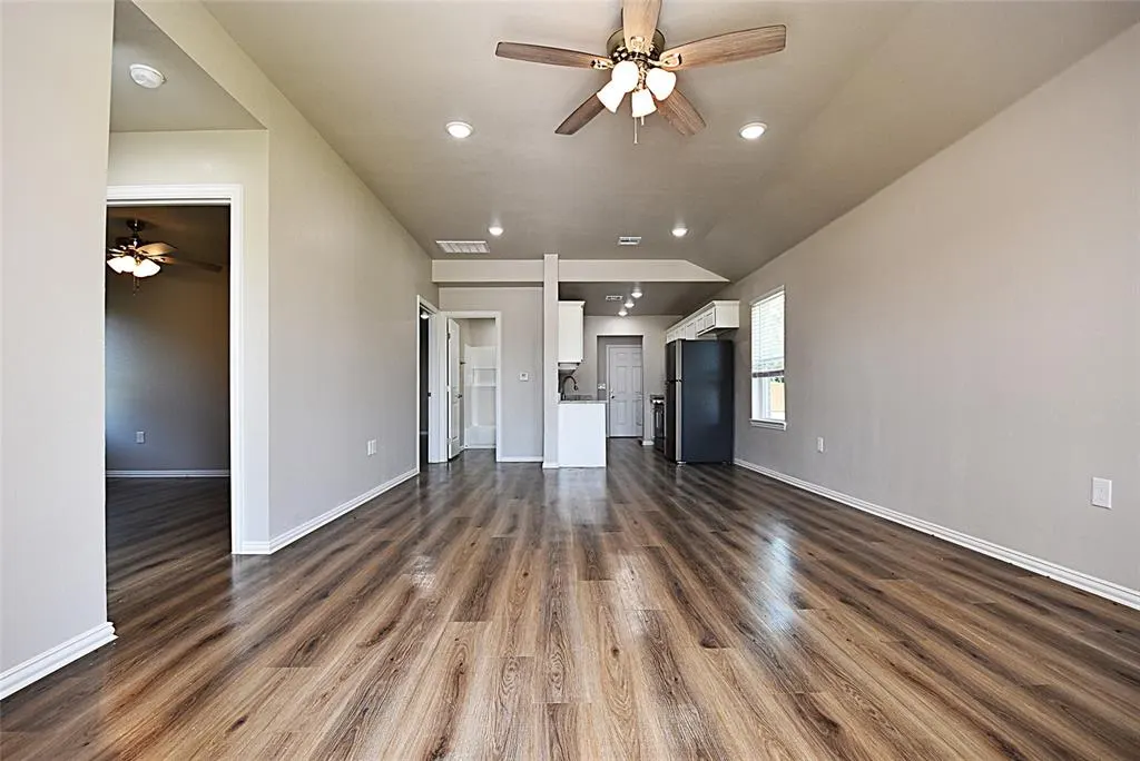 Photo 2 — 729 Elm Street, Seminole, OK 74868