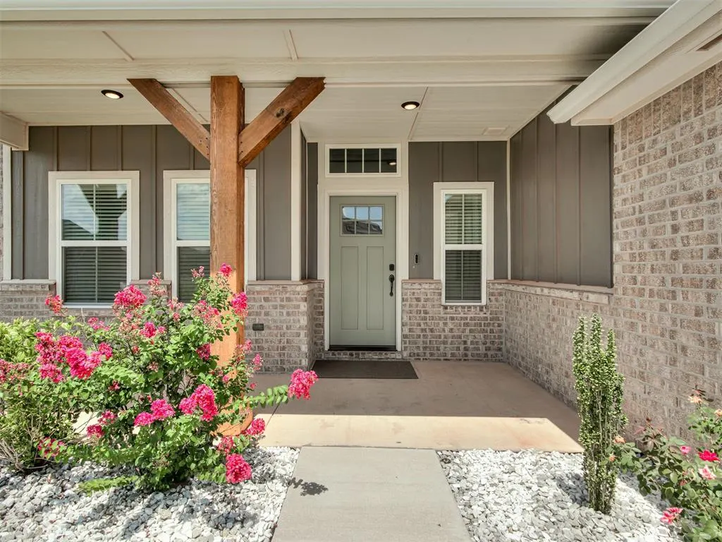 Front exterior — 6009 Allen Scott Lane, Edmond, OK 73034