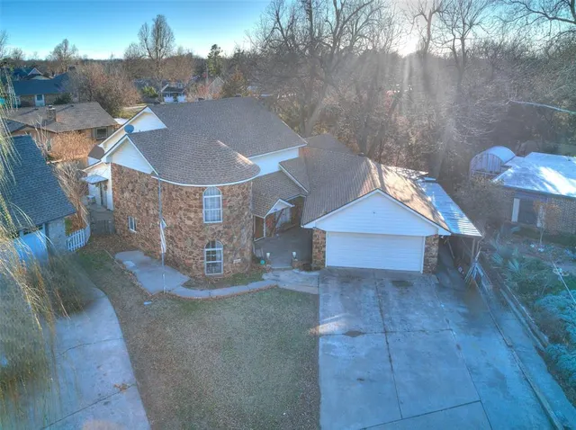 Photo 2 — 1805 Graham Circle, Oklahoma City, OK 73127