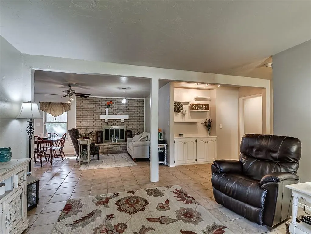 Photo 9 — 3516 Rolling Lane, Midwest City, OK 73110